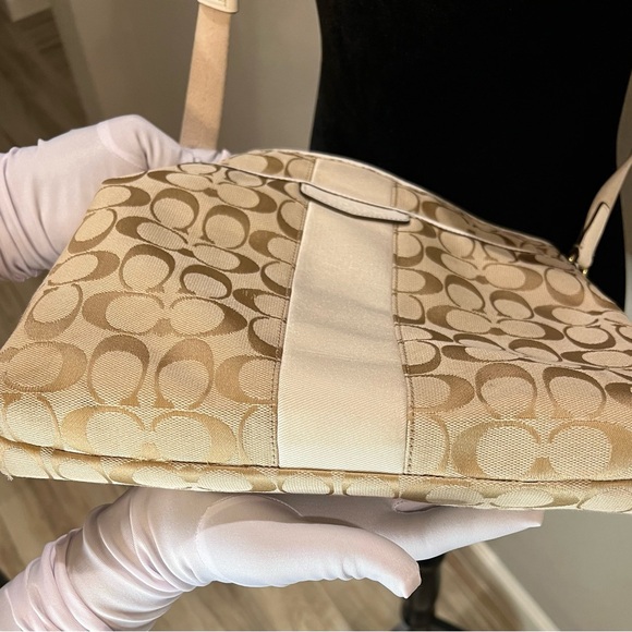 PREOWNED VINTAGE COACH CROSSBODY - Picture 12 of 13